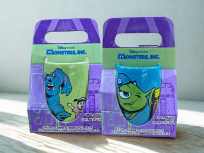 TAZA CÁPSULA CON SOBRE DE COCOA MONSTERS INC SERIE 2PCS